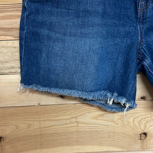 Old Navy size 10 High-rise Dark Wash Blue Jean 5” Shorts Classic Cut-Off Style - Picture 6 of 11